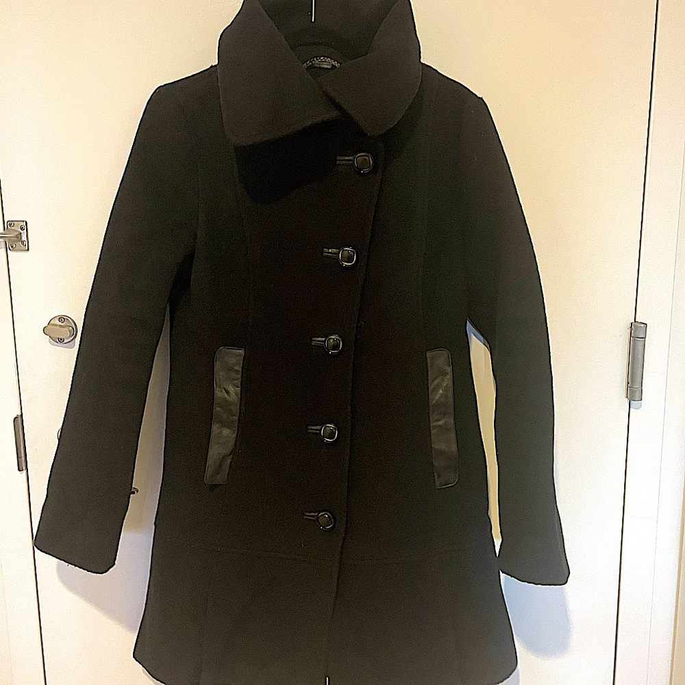 MACKAGE BELTED WINTER COAT WOOL COAT SIZE LARGE EXCELLENT CONDITION
